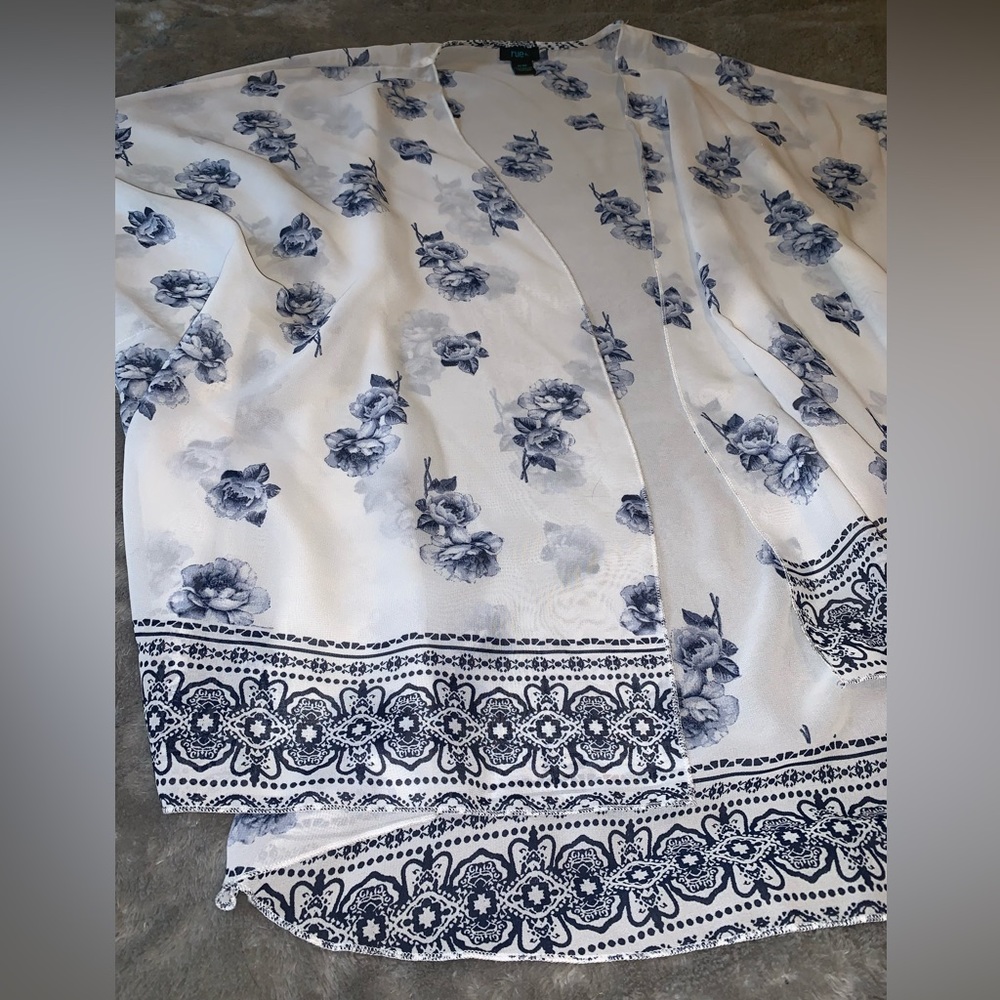 Rue 21 Kimono